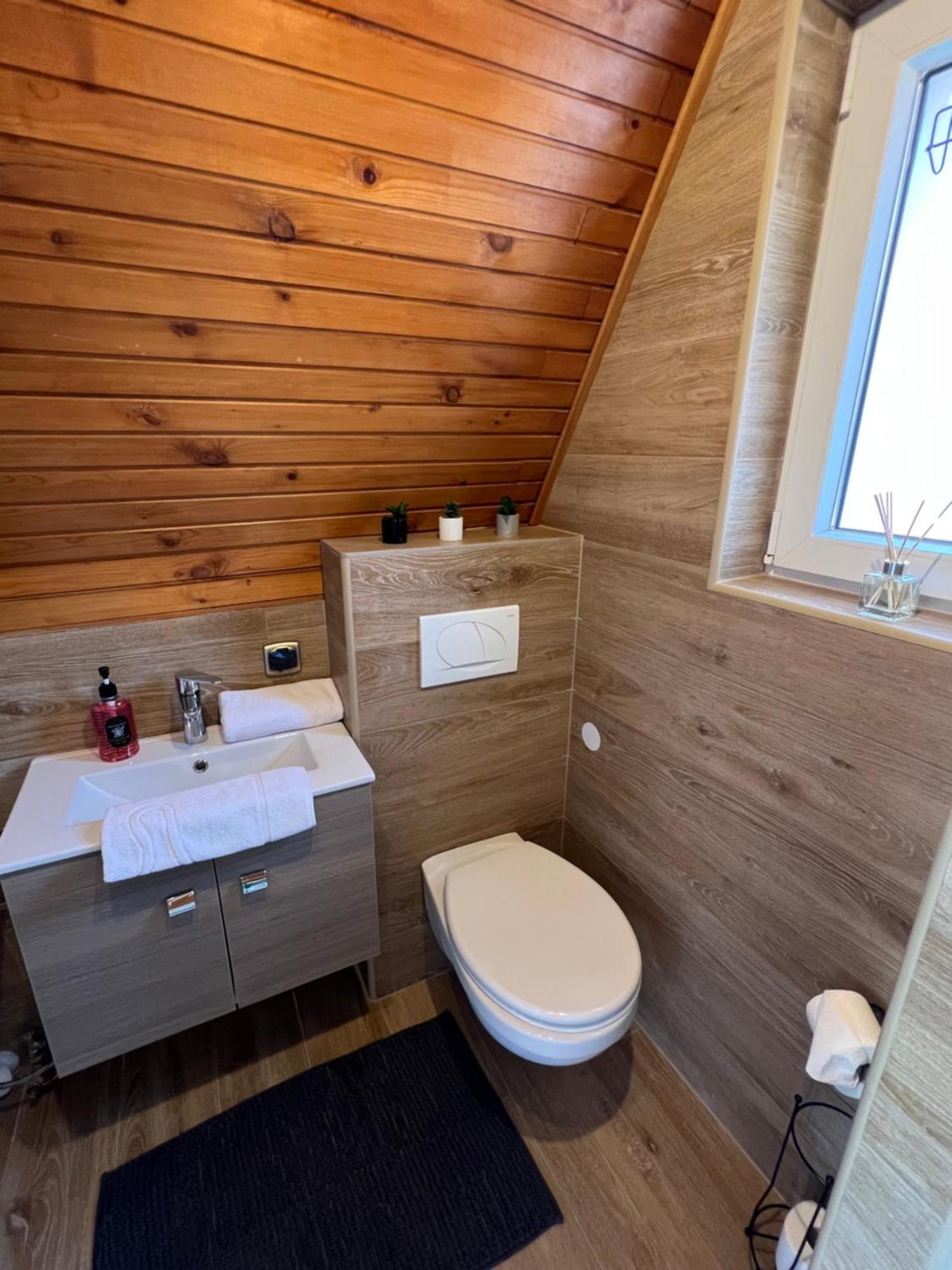 Vizparti Futrinka Vendeghazak Villa Baja Exteriör bild